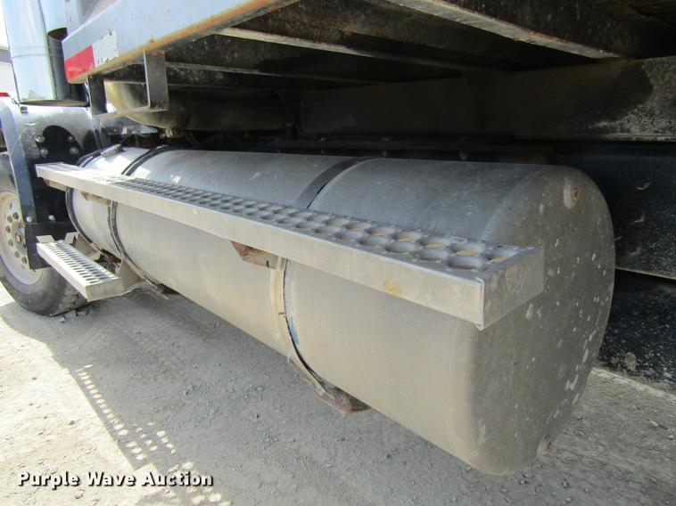 image for item DF3813 1993 Western Star 4900 dump truck