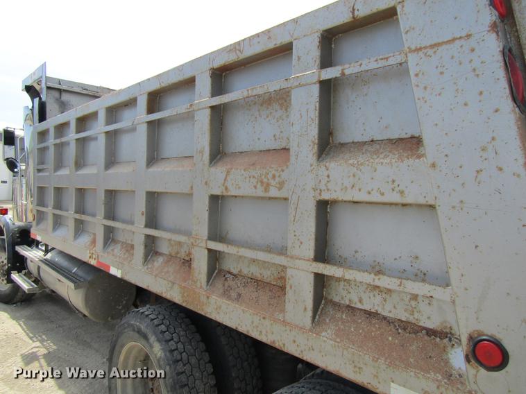 image for item DF3813 1993 Western Star 4900 dump truck
