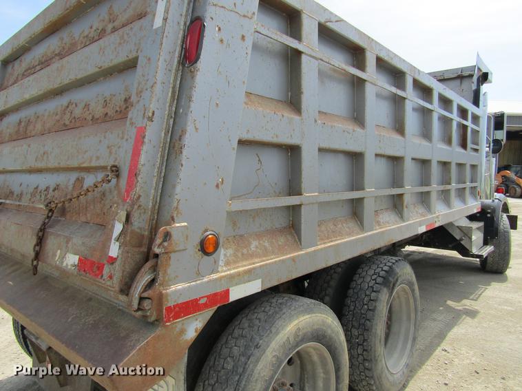 image for item DF3813 1993 Western Star 4900 dump truck