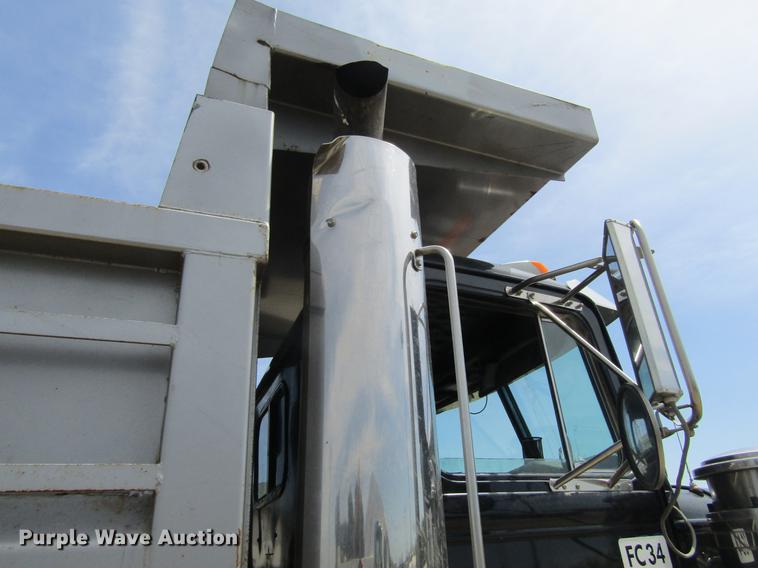 image for item DF3813 1993 Western Star 4900 dump truck