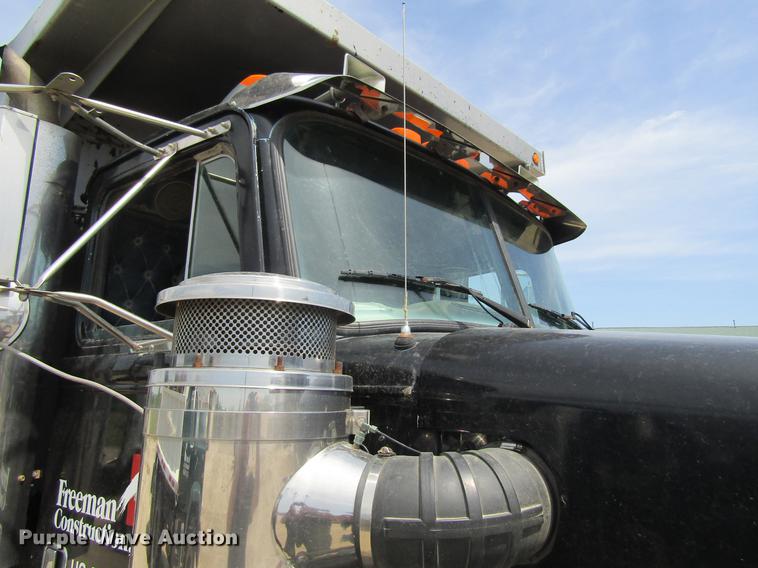 image for item DF3813 1993 Western Star 4900 dump truck