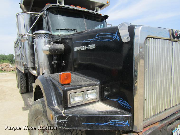 image for item DF3813 1993 Western Star 4900 dump truck