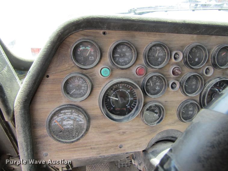 image for item DF3813 1993 Western Star 4900 dump truck