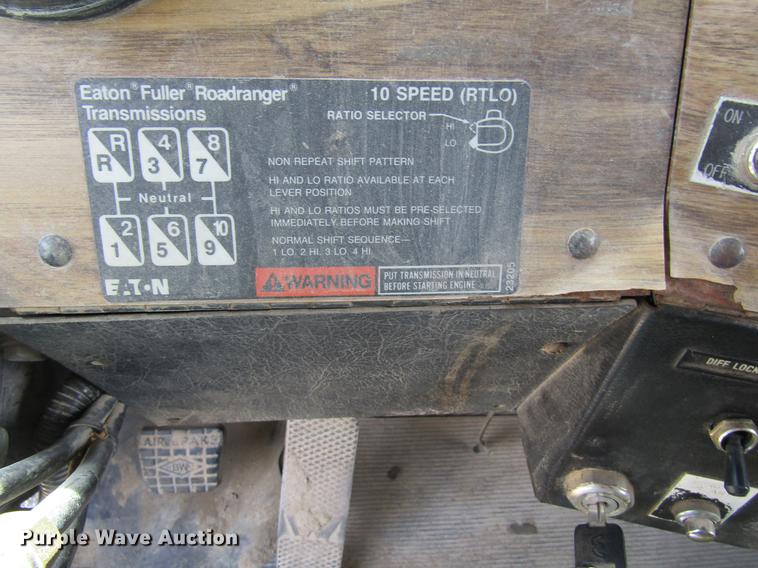 image for item DF3813 1993 Western Star 4900 dump truck