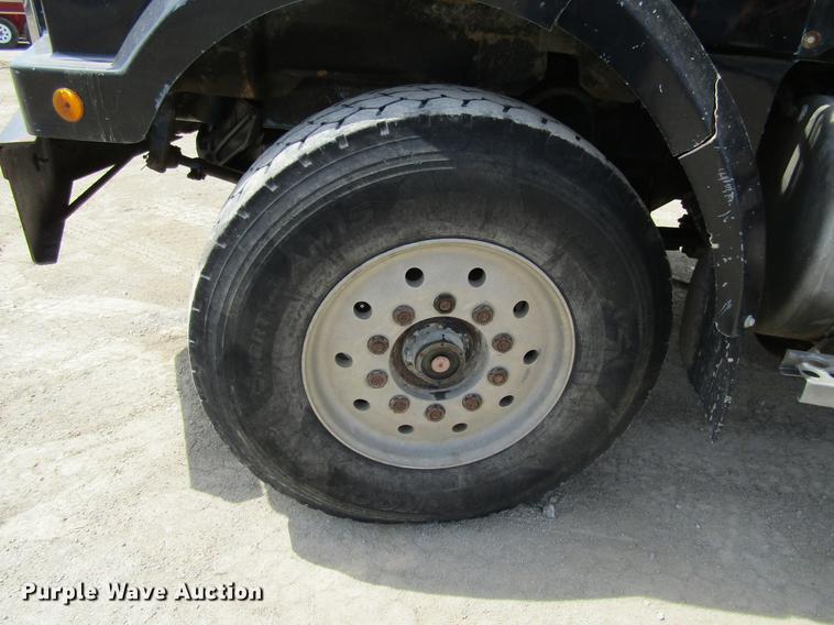 image for item DF3813 1993 Western Star 4900 dump truck