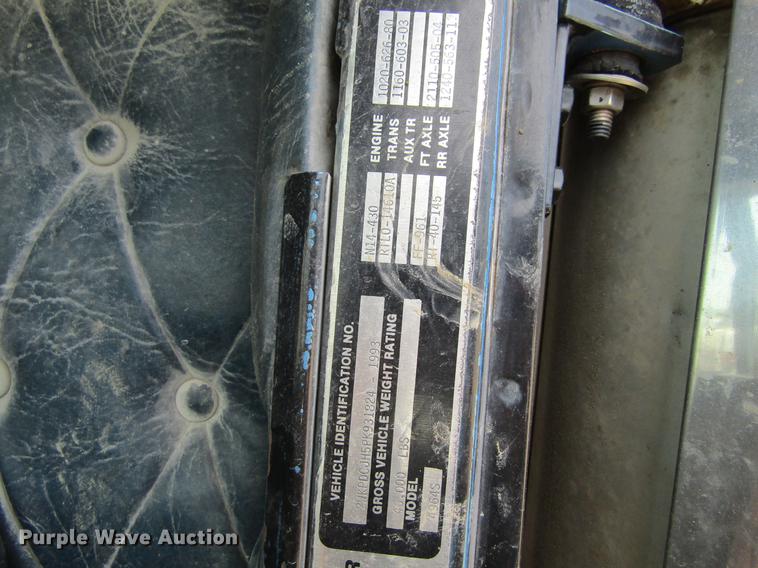 image for item DF3813 1993 Western Star 4900 dump truck