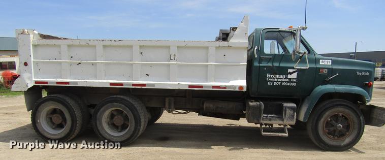image for item DF3814 1989 GMC C7000 dump truck