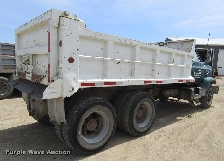 image for item DF3814 1989 GMC C7000 dump truck
