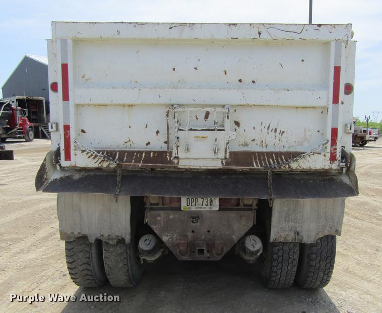 image for item DF3814 1989 GMC C7000 dump truck