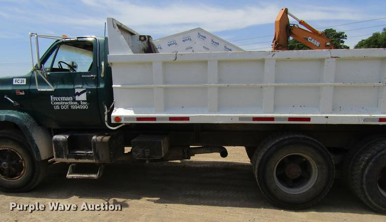 image for item DF3814 1989 GMC C7000 dump truck
