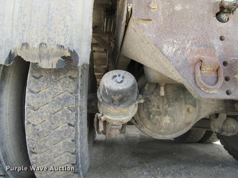 image for item DF3814 1989 GMC C7000 dump truck