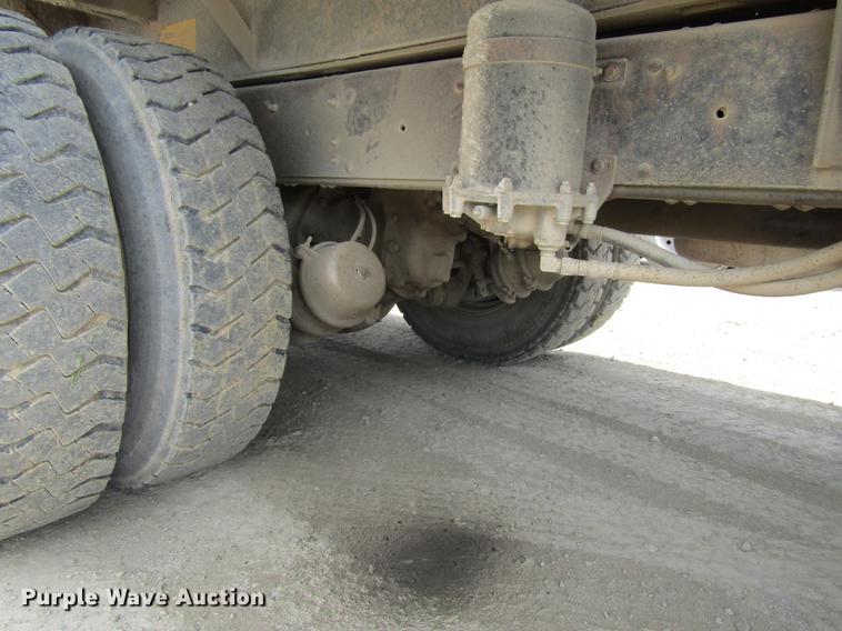 image for item DF3814 1989 GMC C7000 dump truck