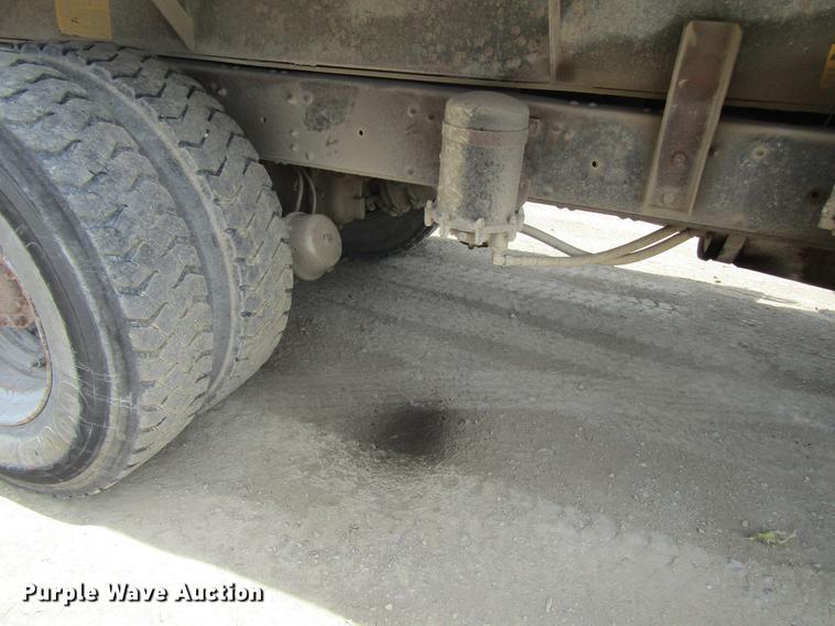 image for item DF3814 1989 GMC C7000 dump truck
