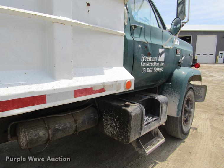 image for item DF3814 1989 GMC C7000 dump truck
