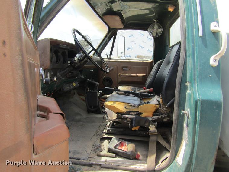 image for item DF3814 1989 GMC C7000 dump truck