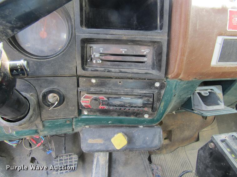 image for item DF3814 1989 GMC C7000 dump truck