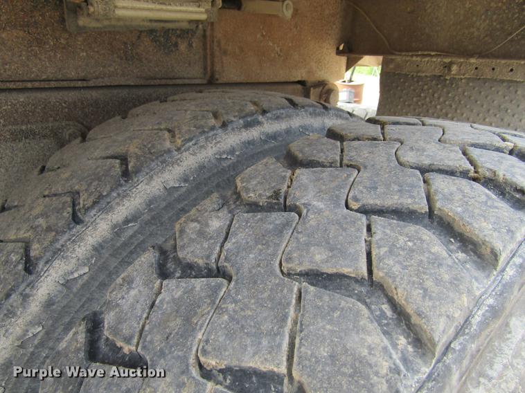 image for item DF3814 1989 GMC C7000 dump truck