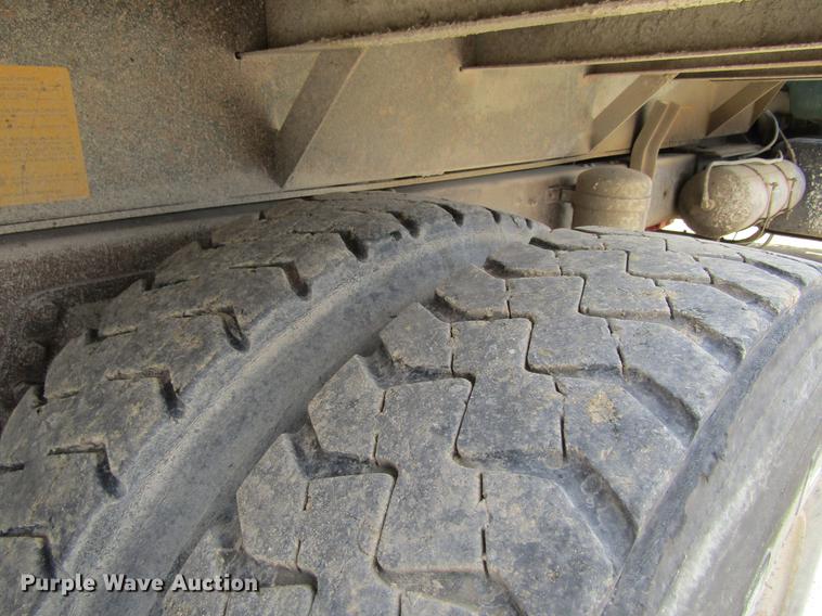 image for item DF3814 1989 GMC C7000 dump truck