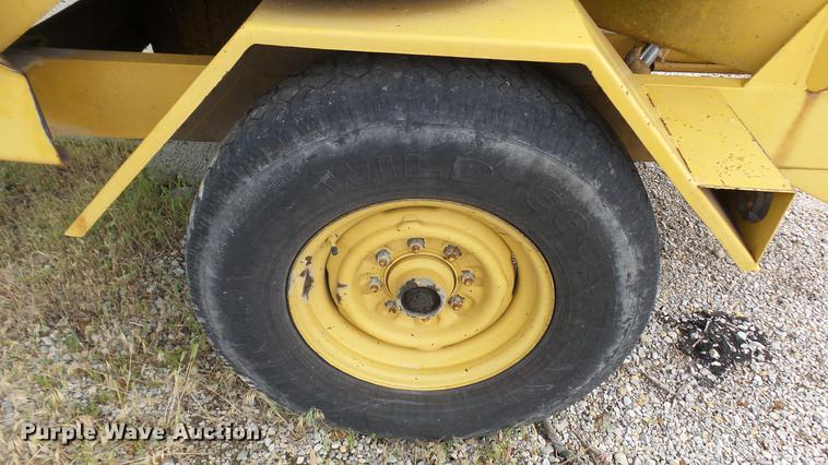 image for item DP9529 1994 Vermeer 1250 wood chipper