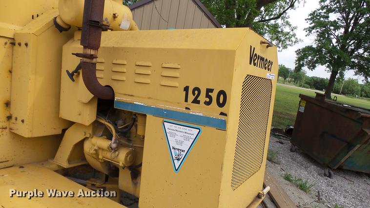 image for item DP9529 1994 Vermeer 1250 wood chipper