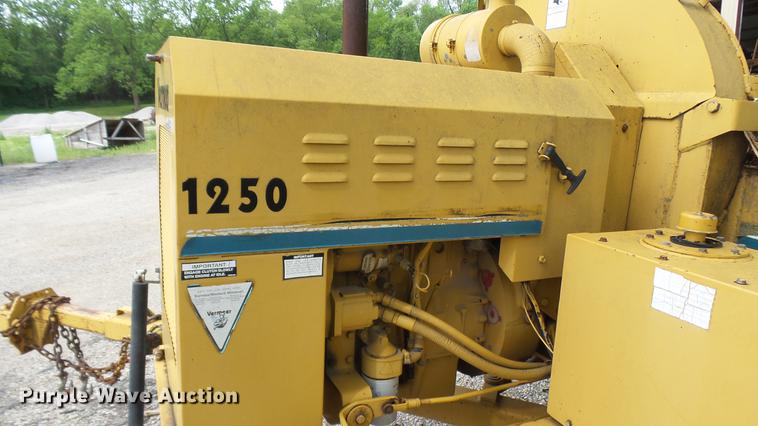 image for item DP9529 1994 Vermeer 1250 wood chipper