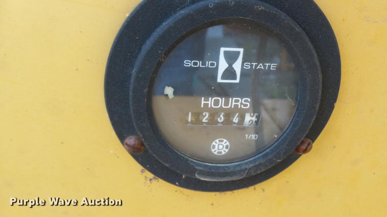 image for item DP9529 1994 Vermeer 1250 wood chipper