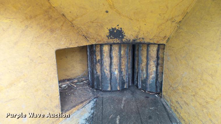 image for item DP9529 1994 Vermeer 1250 wood chipper