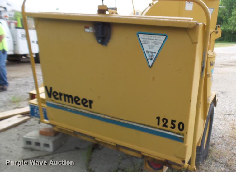 image for item DP9529 1994 Vermeer 1250 wood chipper