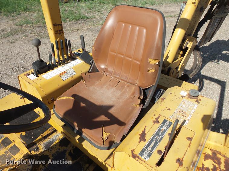 image for item DV9308 1999 Vermeer V8550A vibratory cable plow