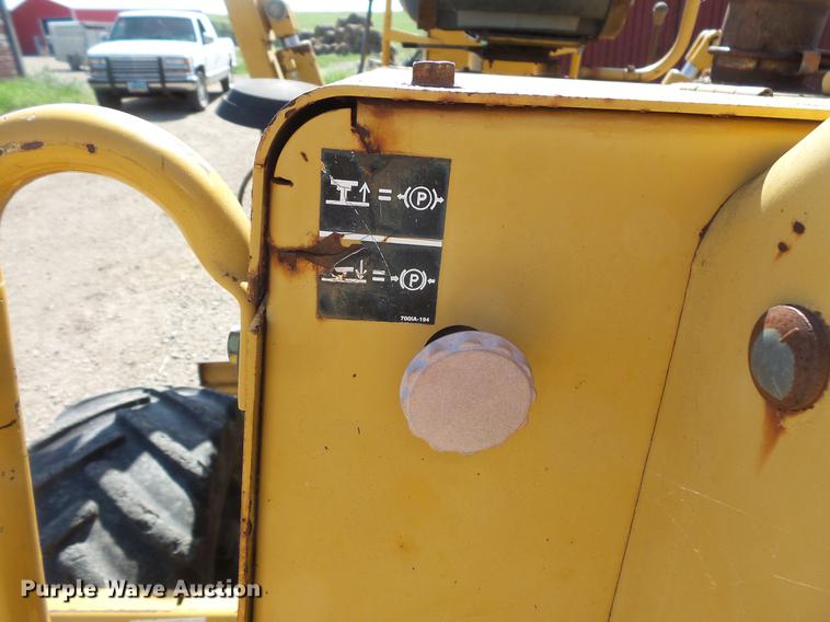image for item DV9308 1999 Vermeer V8550A vibratory cable plow
