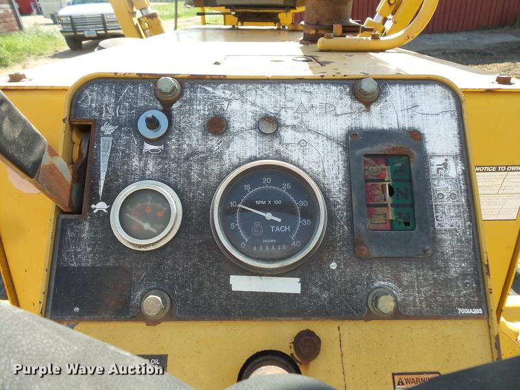 image for item DV9308 1999 Vermeer V8550A vibratory cable plow