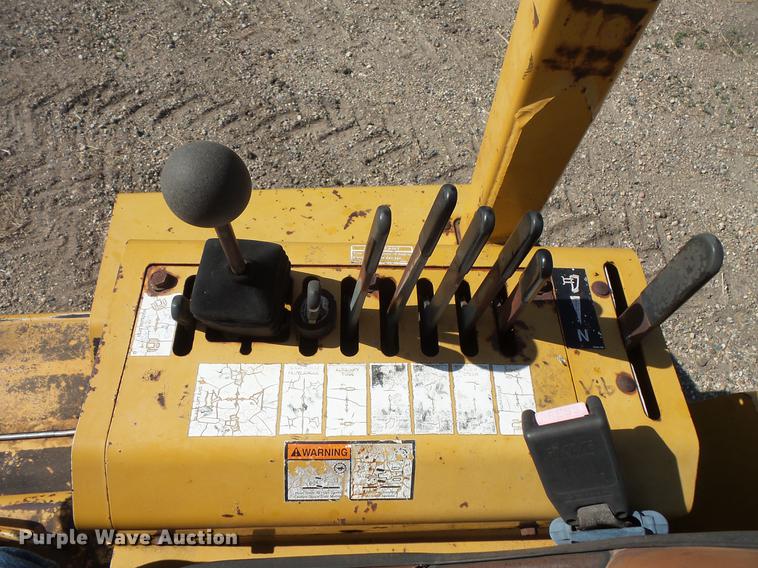 image for item DV9308 1999 Vermeer V8550A vibratory cable plow