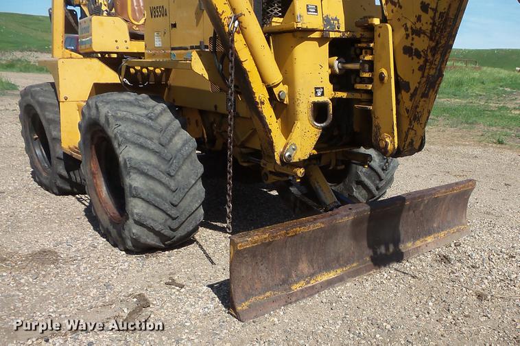 image for item DV9308 1999 Vermeer V8550A vibratory cable plow