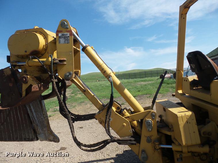 image for item DV9308 1999 Vermeer V8550A vibratory cable plow