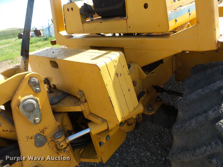 image for item DV9308 1999 Vermeer V8550A vibratory cable plow
