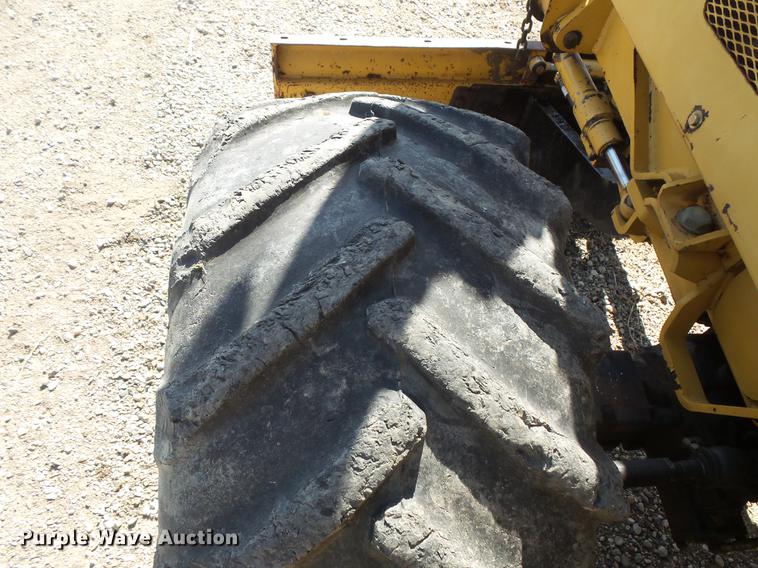 image for item DV9308 1999 Vermeer V8550A vibratory cable plow