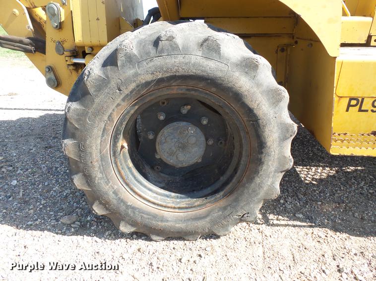 image for item DV9308 1999 Vermeer V8550A vibratory cable plow