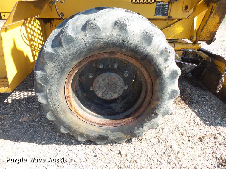 image for item DV9308 1999 Vermeer V8550A vibratory cable plow