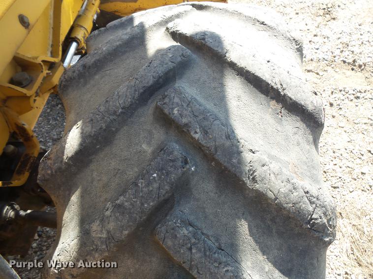 image for item DV9308 1999 Vermeer V8550A vibratory cable plow