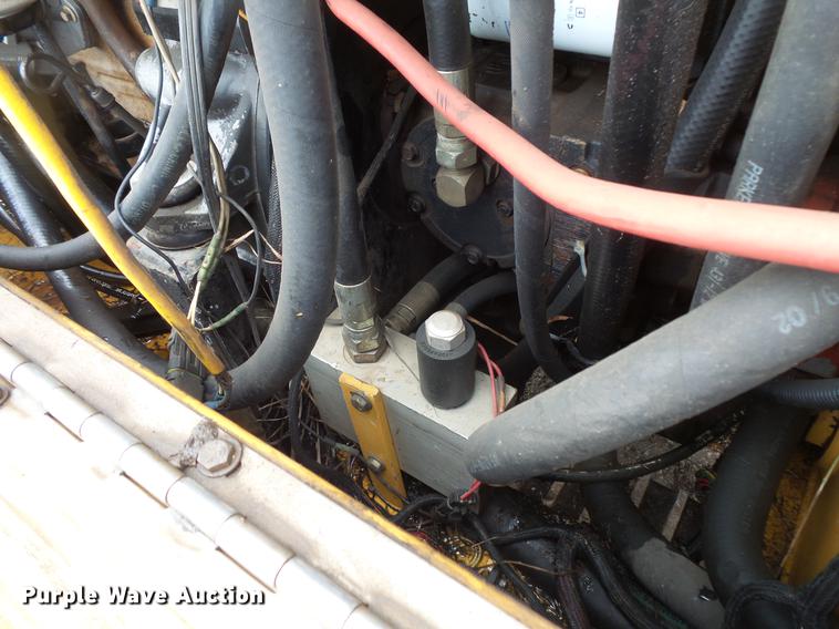 image for item DV9325 1999 Vermeer D24X40A directional boring unit