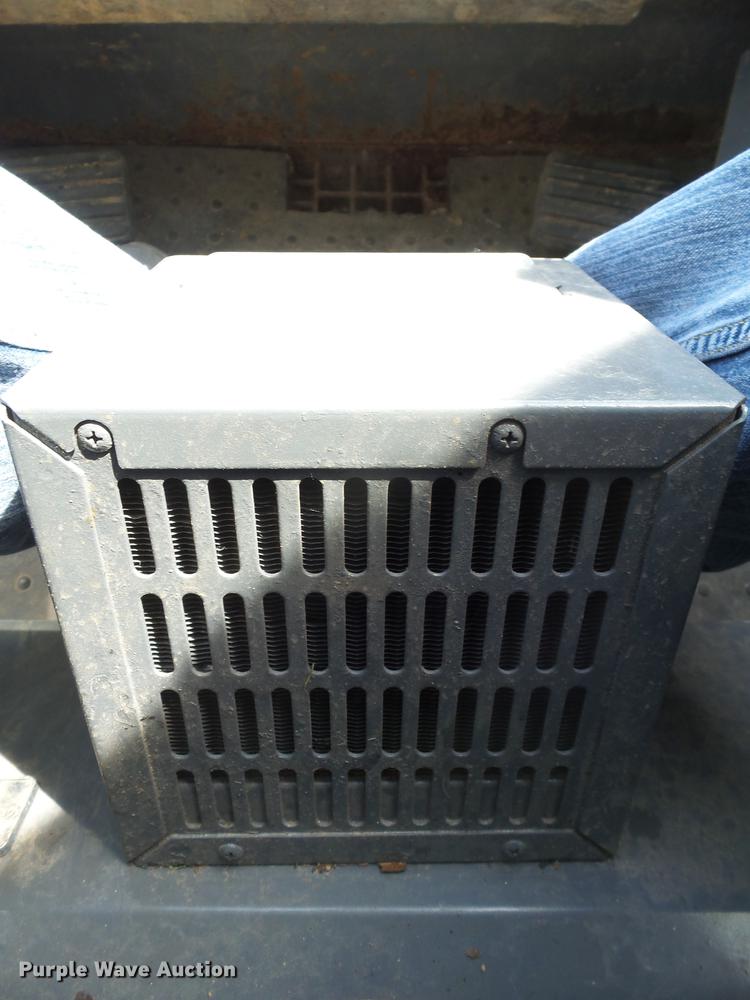 image for item DX9111 2003 Takeuchi TL130 skid steer