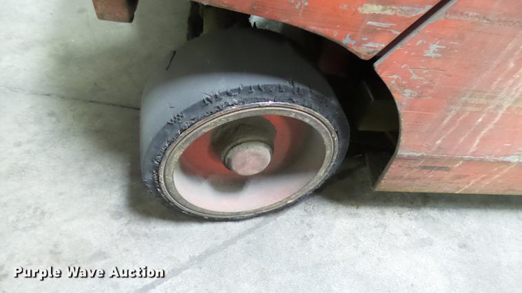 image for item DX9361 1995 Baker E25B forklift