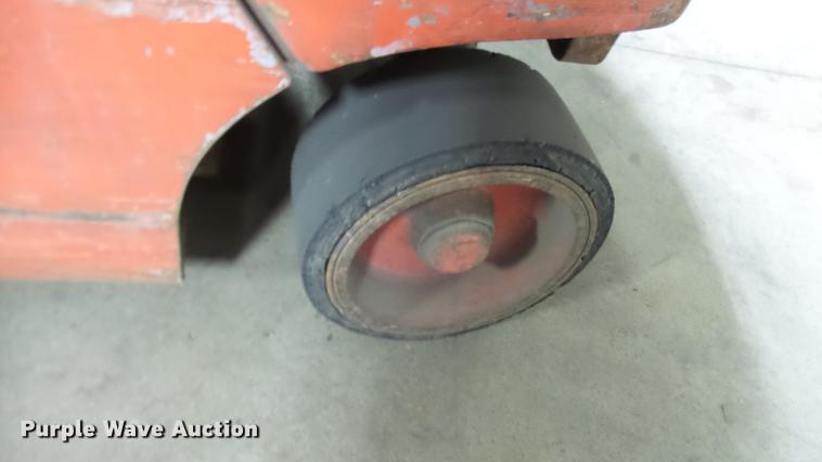 image for item DX9361 1995 Baker E25B forklift