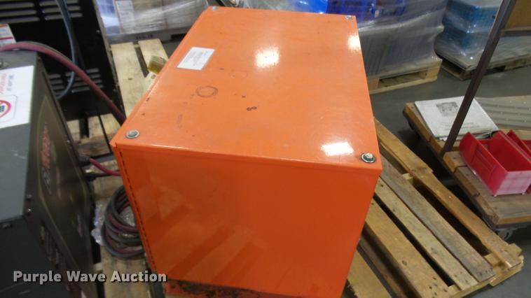 image for item DX9361 1995 Baker E25B forklift