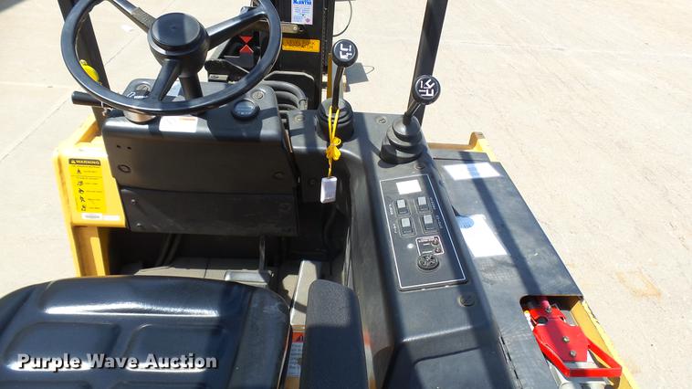 image for item DX9362 2002 Drexel SLT30R forklift