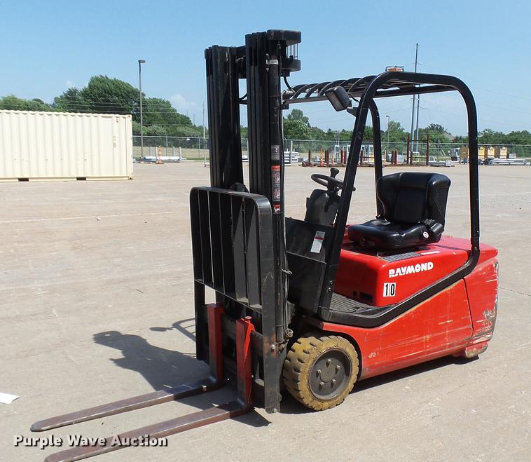 image for item DX9363 Raymond 440-C35 forklift