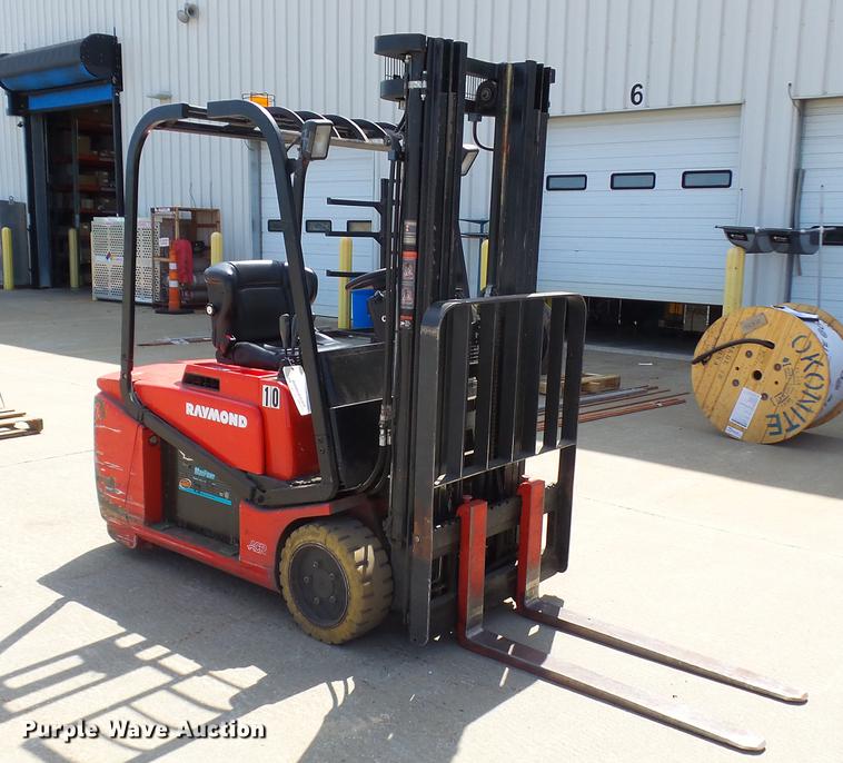 image for item DX9363 Raymond 440-C35 forklift