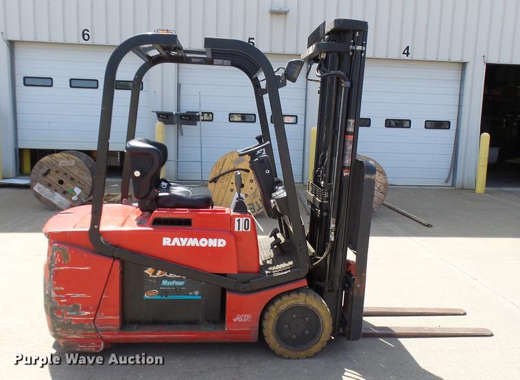 image for item DX9363 Raymond 440-C35 forklift