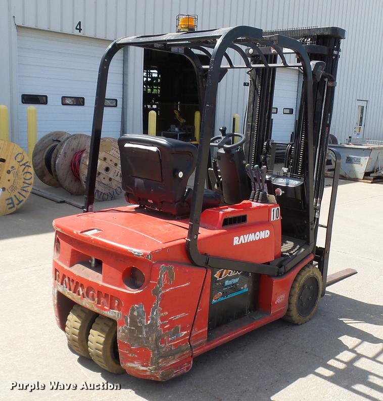 image for item DX9363 Raymond 440-C35 forklift