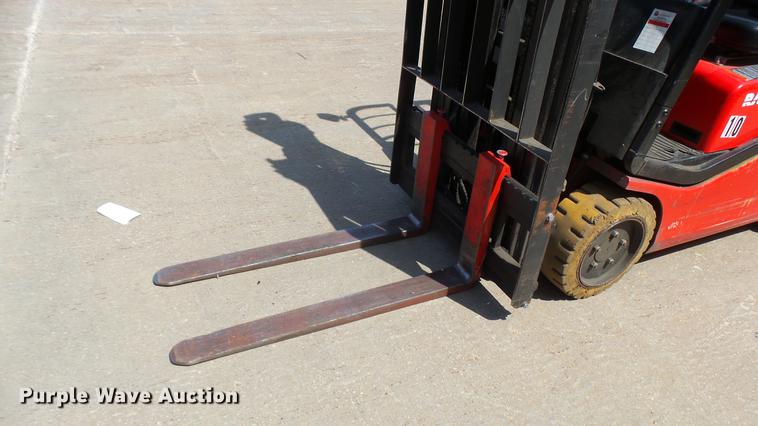 image for item DX9363 Raymond 440-C35 forklift